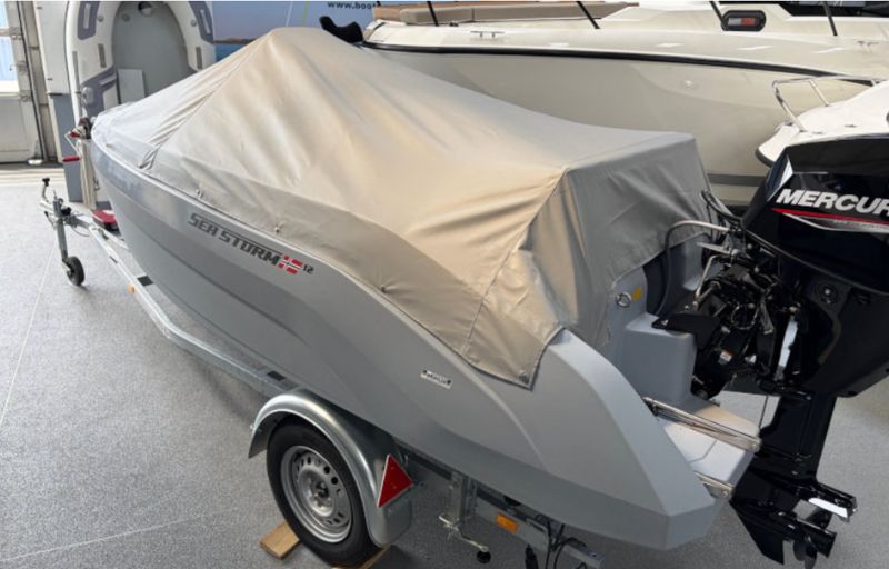 SeaStorm Advantage 12