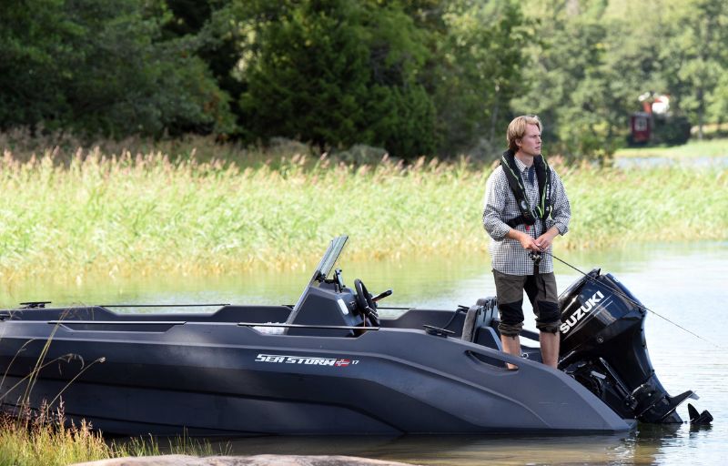 SeaStorm Advantage 17